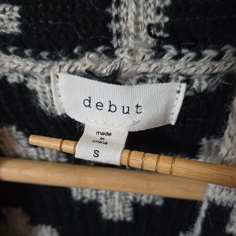Debut Chic Womens Multicolor Patterned Knit Cardigan Size Small EUC - Picture 2 of 11
